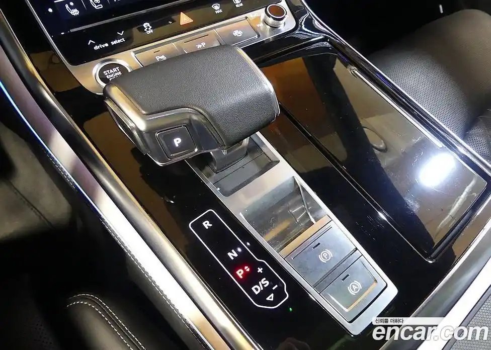 Audi Q8 2023 3.0 гидро в Москве № 971182, фото 9