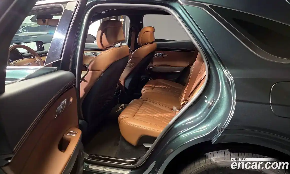 Genesis GV70 2023 2.5 Автомат в Москве № 973049, фото 11