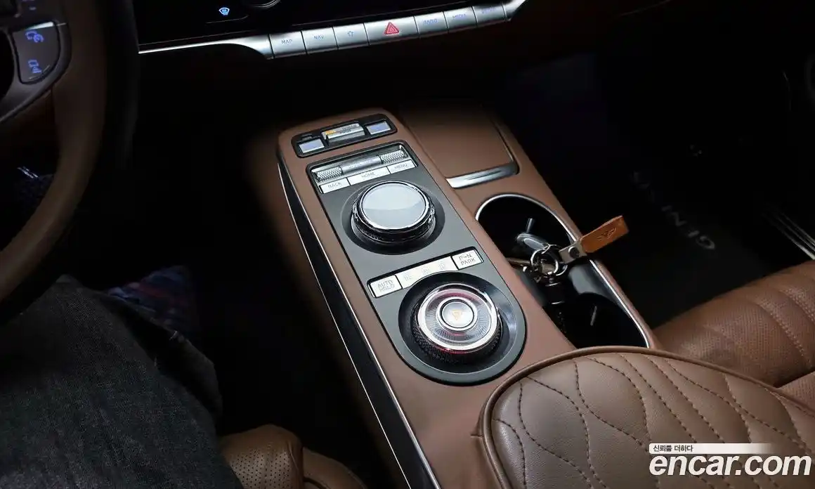 Genesis GV70 2023 2.5 Автомат в Москве № 973049, фото 9