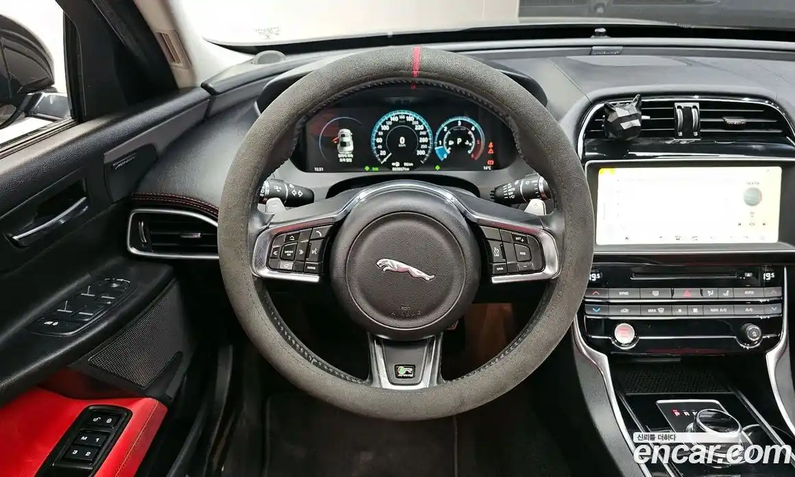 Jaguar XE 2018 2.0 гидро в Москве № 976501, фото 13