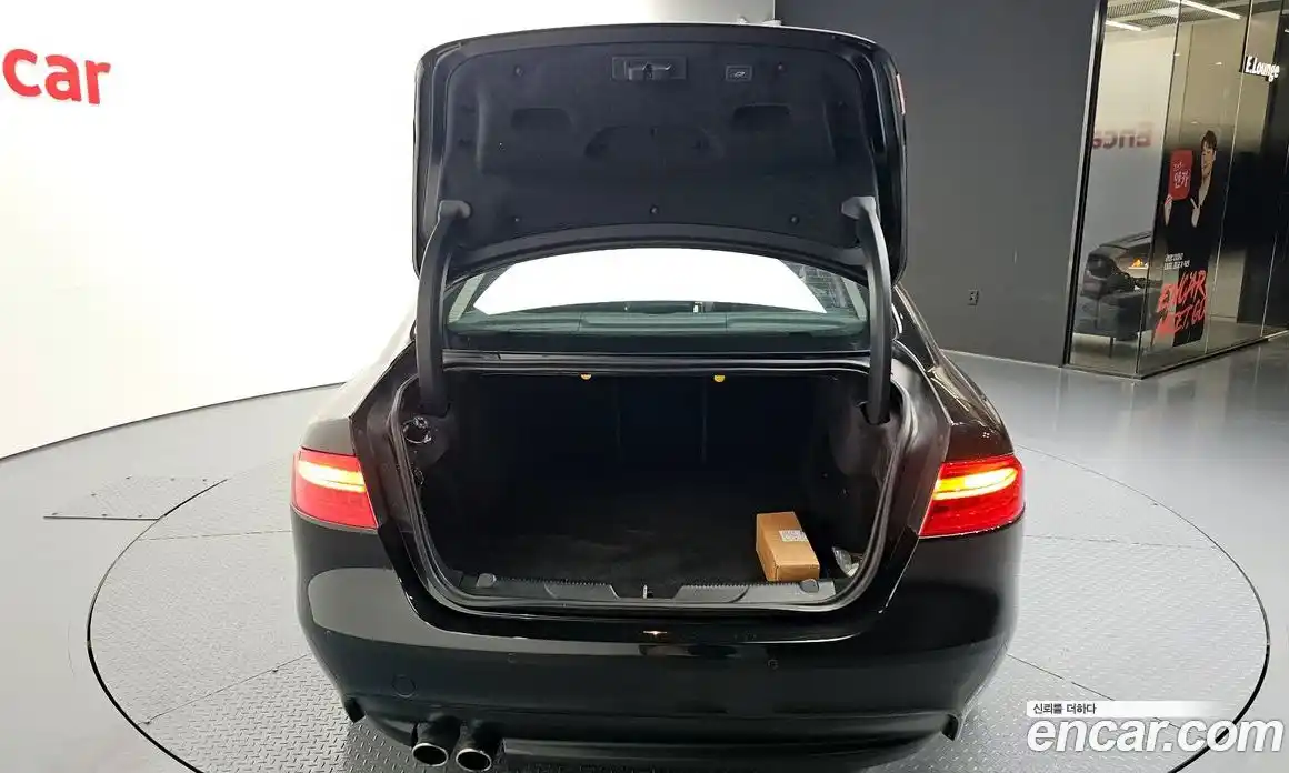 Jaguar XE 2018 2.0 гидро в Москве № 976501, фото 20