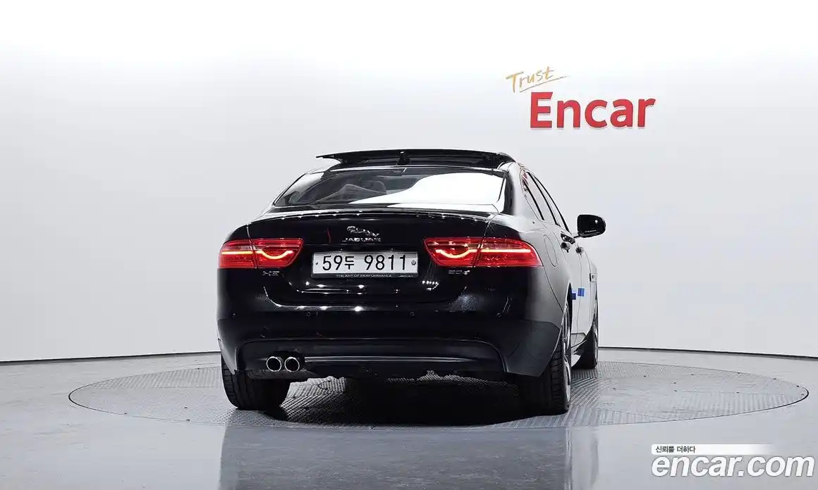 Jaguar XE 2018 2.0 гидро в Москве № 976501, фото 4