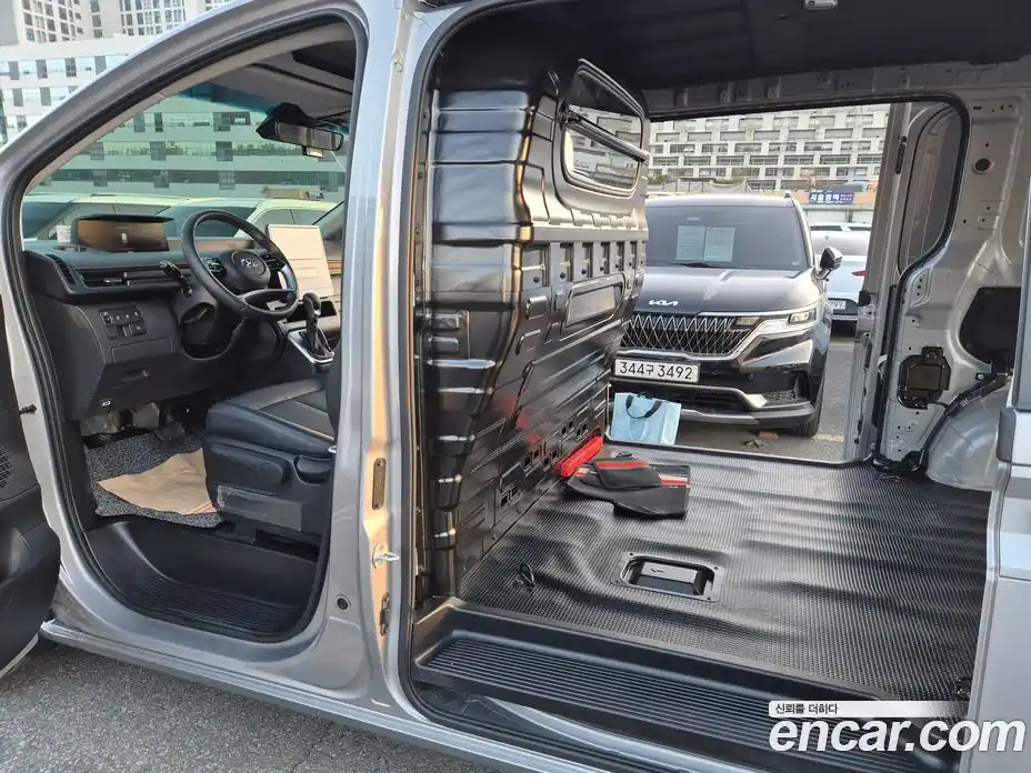 Hyundai Staria 2024 2.2 Автомат в Москве № 1008243, фото 11