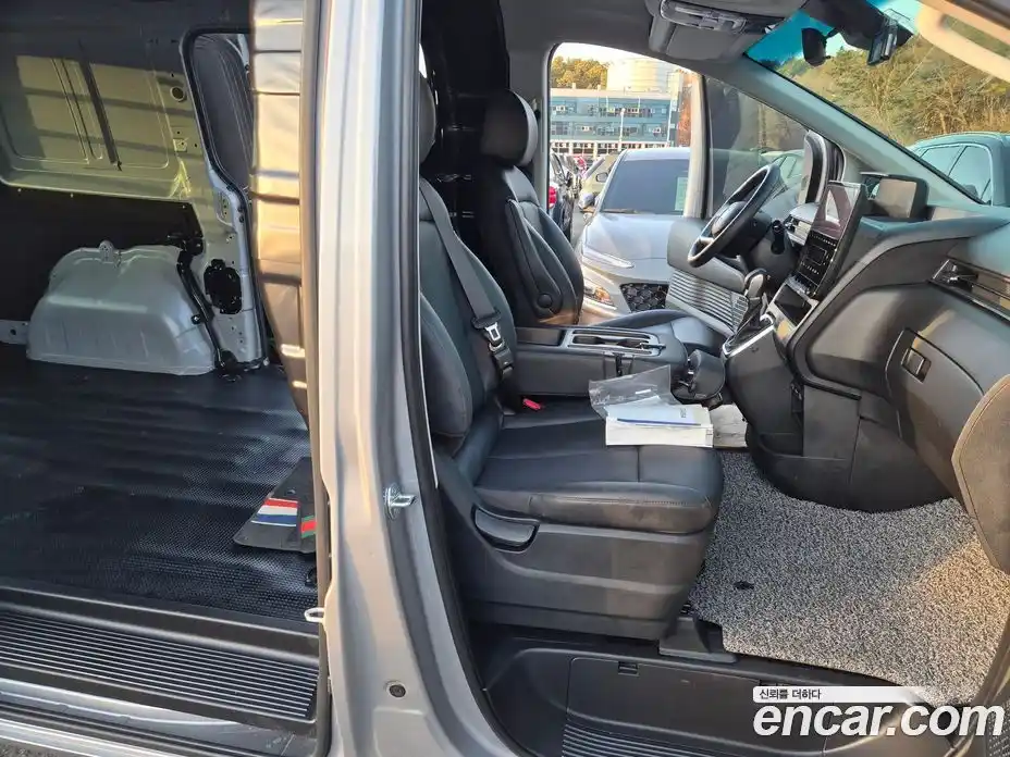 Hyundai Staria 2024 2.2 Автомат в Москве № 1008243, фото 12