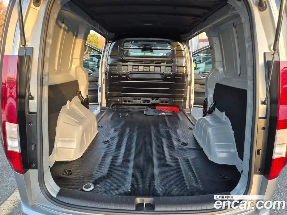 Hyundai Staria 2024 2.2 Автомат в Москве № 1008243, фото 9