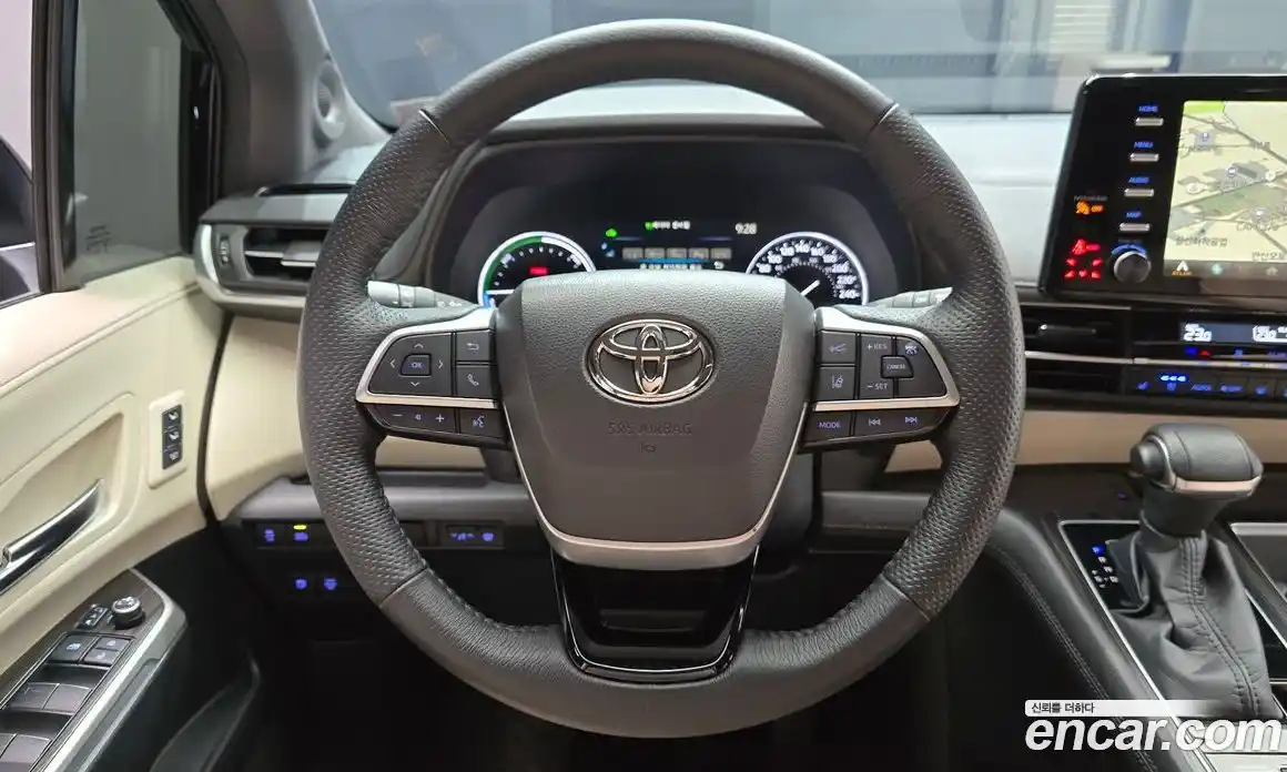 Toyota Sienna 2022 2.5 гидро в Москве № 1015182, фото 13