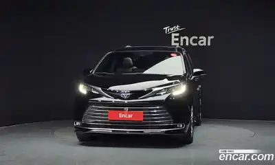 Toyota Sienna 2022 2.5 гидро в Москве № 1015182, миниатюра 3