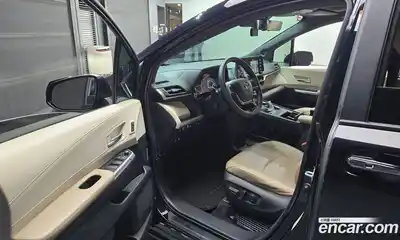 Toyota Sienna 2022 2.5 гидро в Москве № 1015182, миниатюра 10