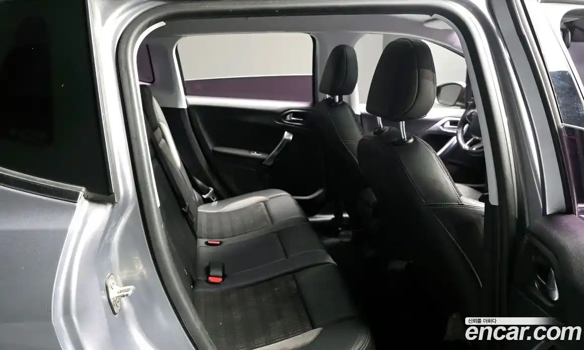 Peugeot 2008 2015 1.6 гидро в Москве № 1015853, фото 12