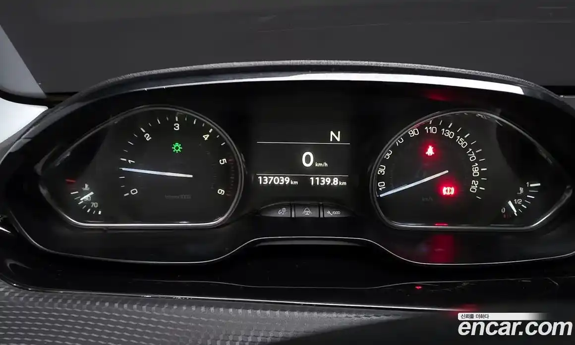 Peugeot 2008 2015 1.6 гидро в Москве № 1015853, фото 8