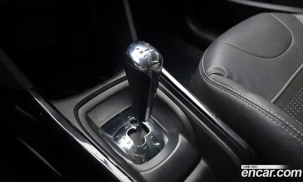 Peugeot 2008 2015 1.6 гидро в Москве № 1015853, фото 9