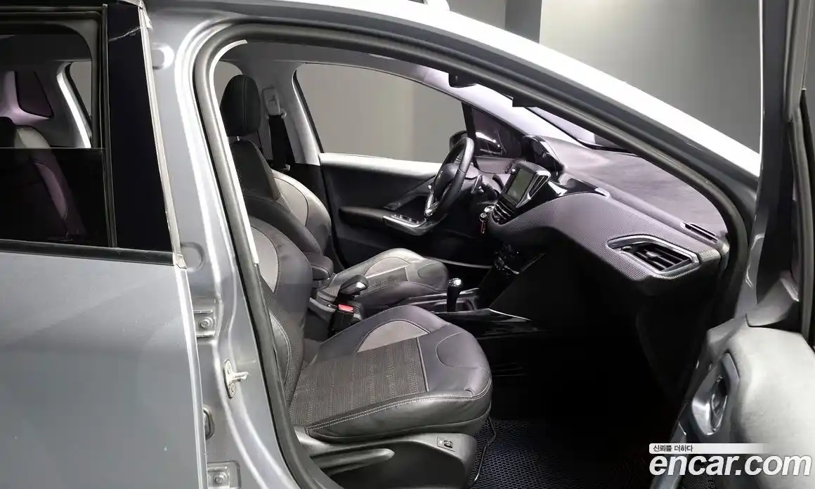 Peugeot 2008 2015 1.6 гидро в Москве № 1015853, фото 10