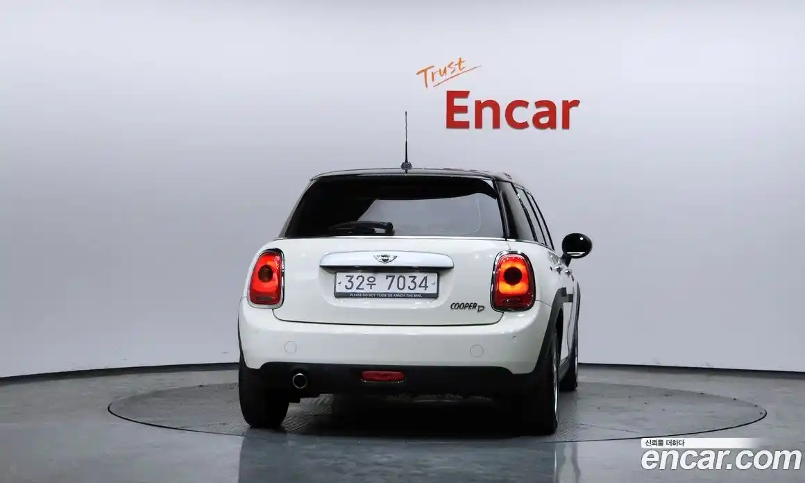 Mini Cooper 2015 1.5 гидро в Москве № 139049, фото 4