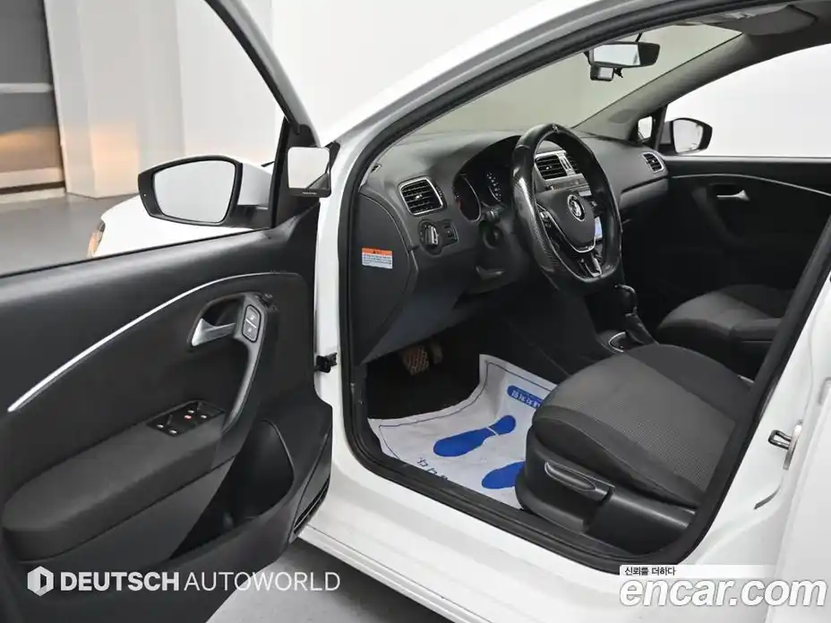 Volkswagen Polo 2015 1.4 гидро в Москве № 146989, фото 11
