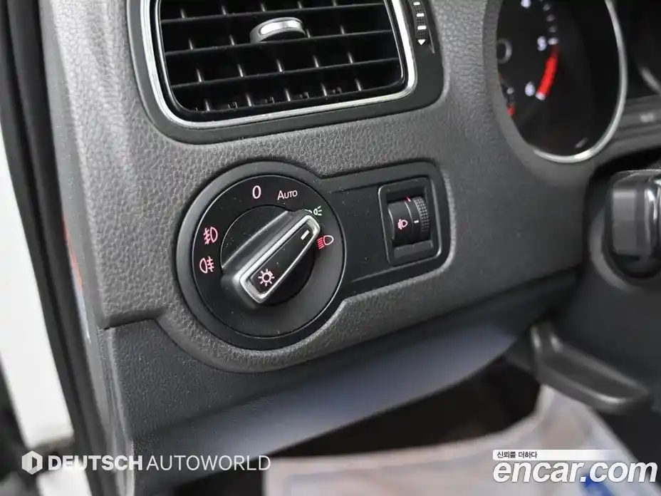 Volkswagen Polo 2015 1.4 гидро в Москве № 146989, фото 16