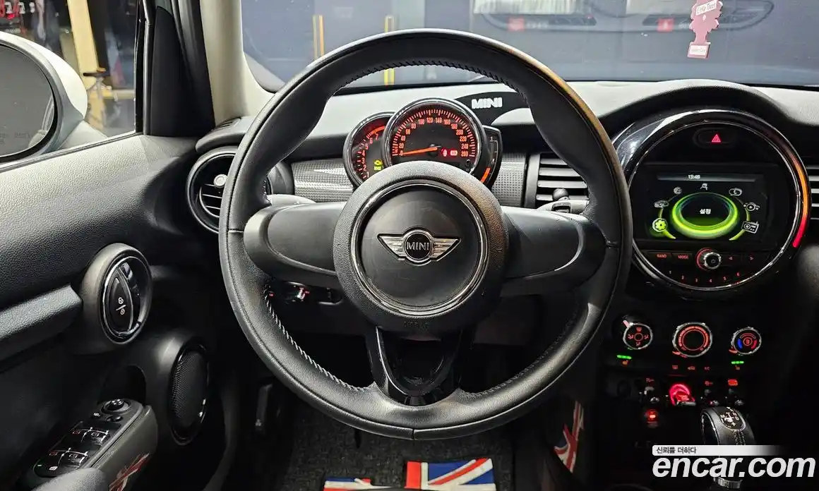 Mini Cooper 2018 1.5 гидро в Москве № 152260, фото 13