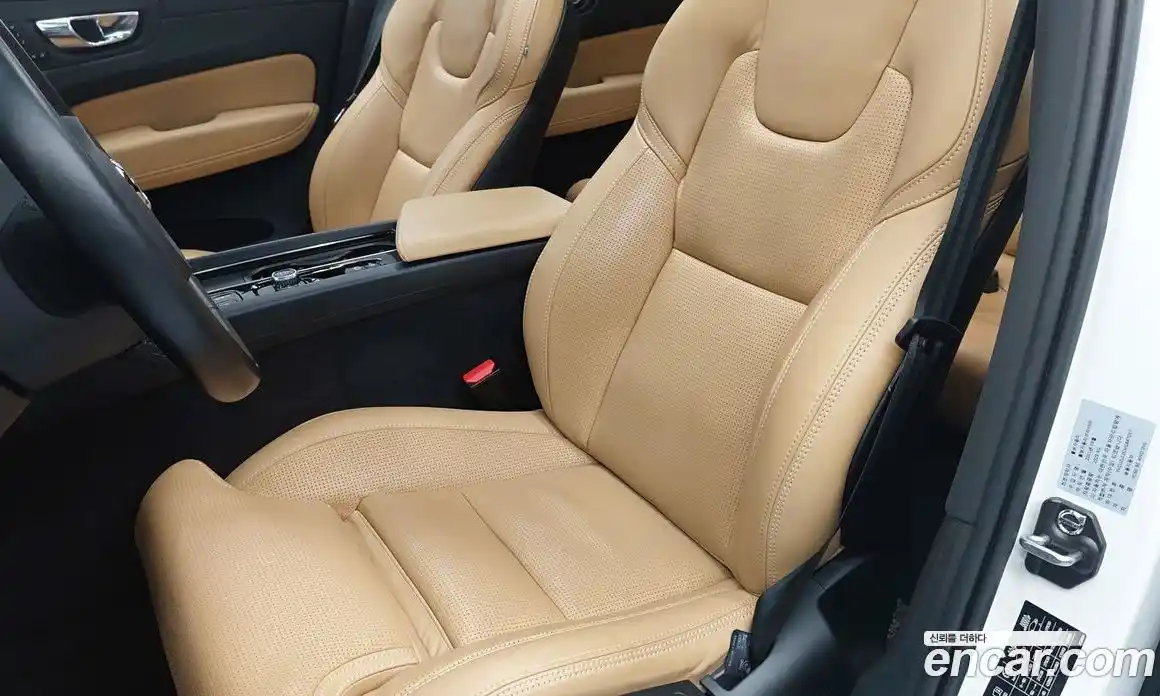 Volvo XC60 2021 2.0 гидро в Москве № 164769, фото 10