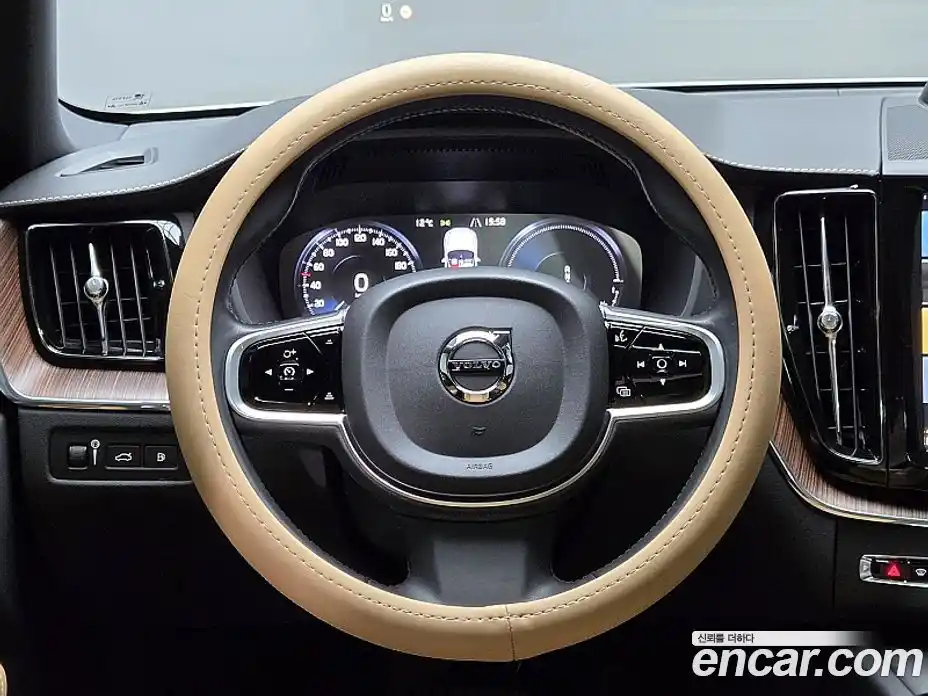 Volvo XC60 2021 2.0 гидро в Москве № 164810, фото 11