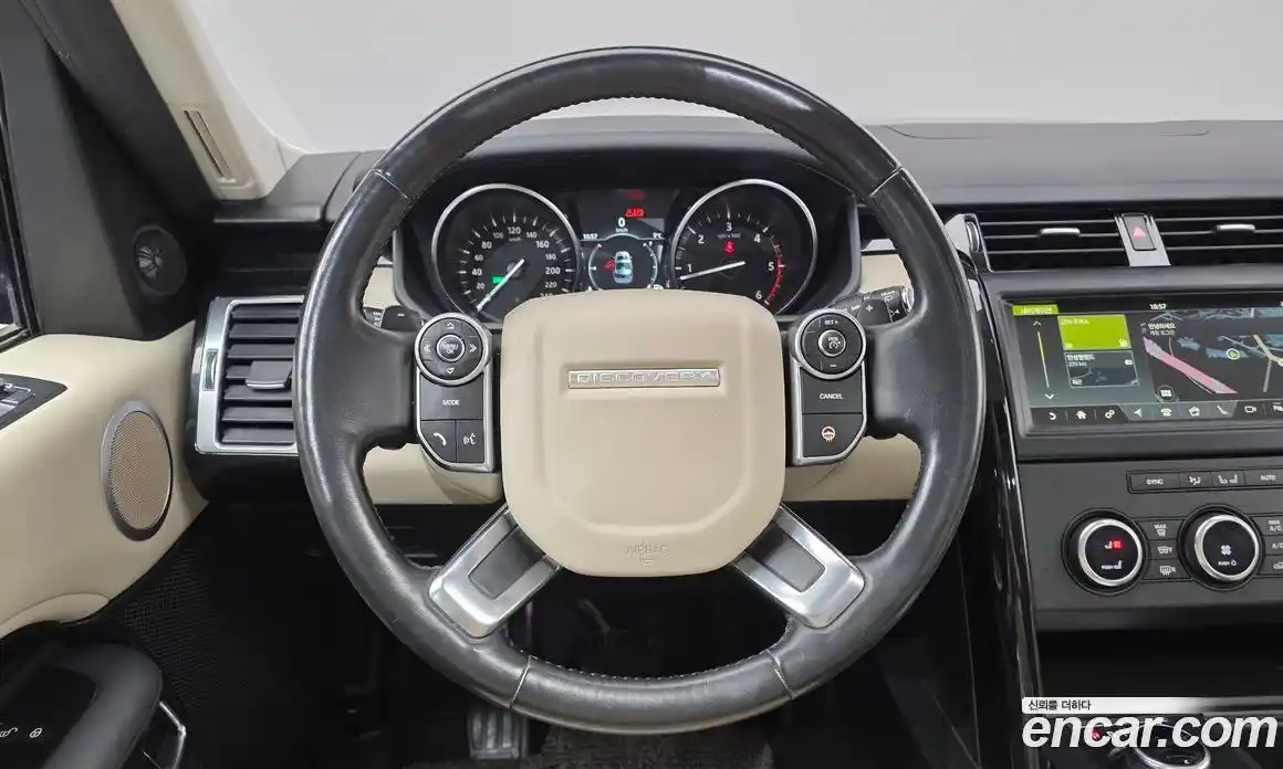 Land Rover Discovery 2018 2.0 гидро в Москве № 166539, фото 13