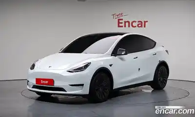 Tesla Model Y, 2022