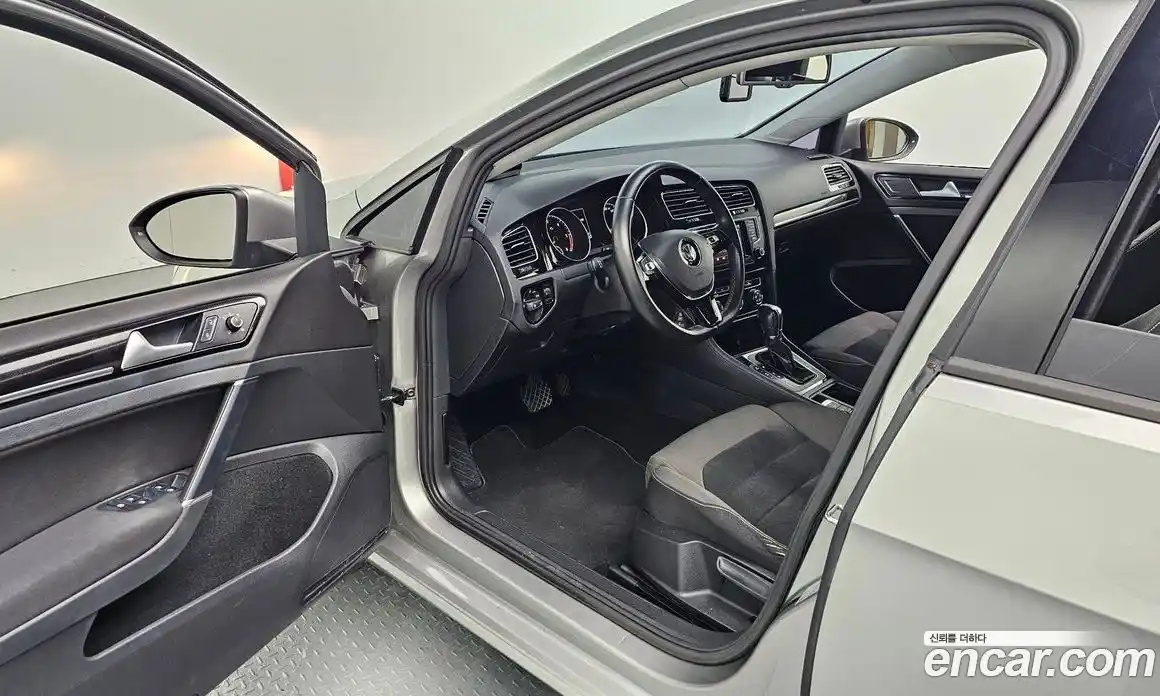Volkswagen Golf 2014 1.6 гидро в Москве № 168953, фото 11