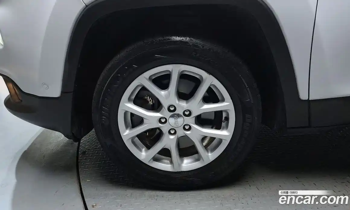 Jeep Cherokee 2015 2.0 гидро в Москве № 169791, фото 5