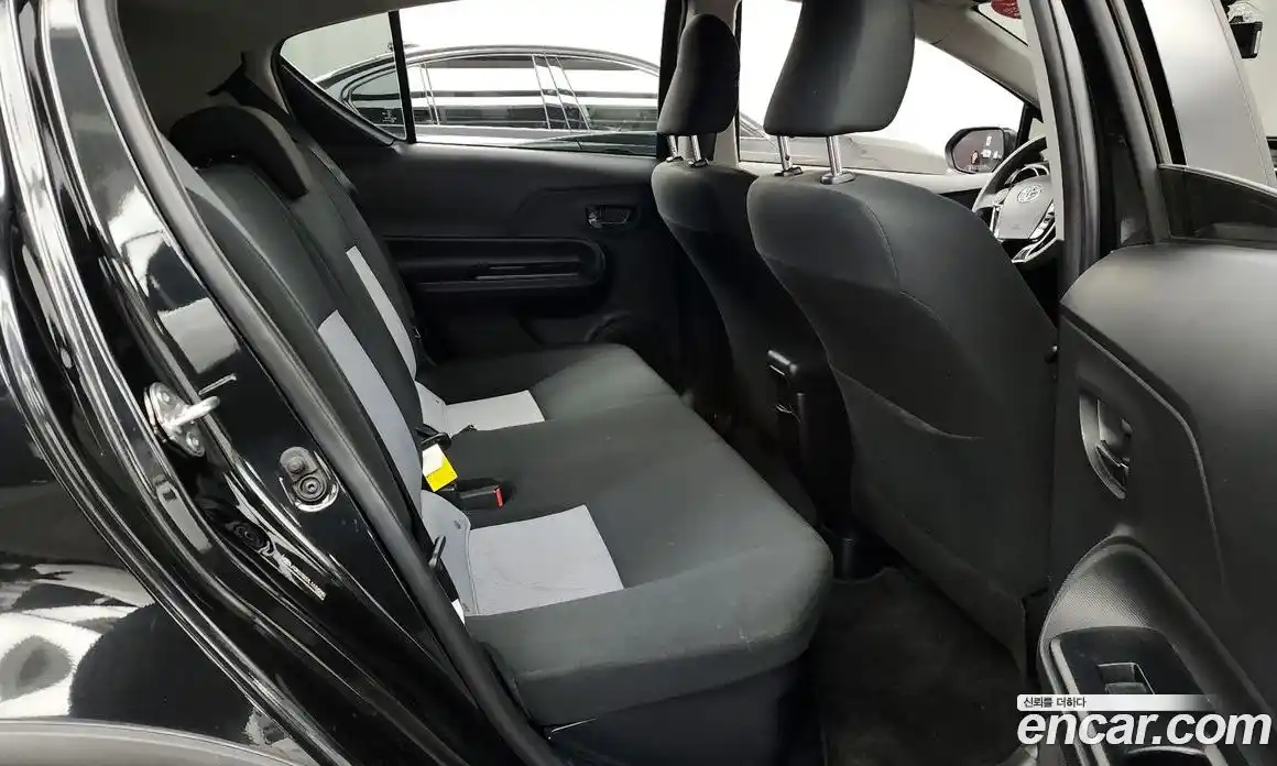 Toyota Prius 2020 1.5 гидро в Москве № 170298, фото 12
