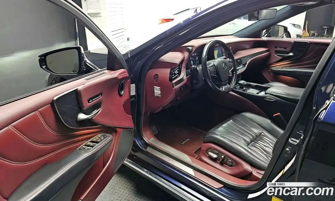 Lexus LS 2019 3.5 гидро в Москве № 198896, фото 10