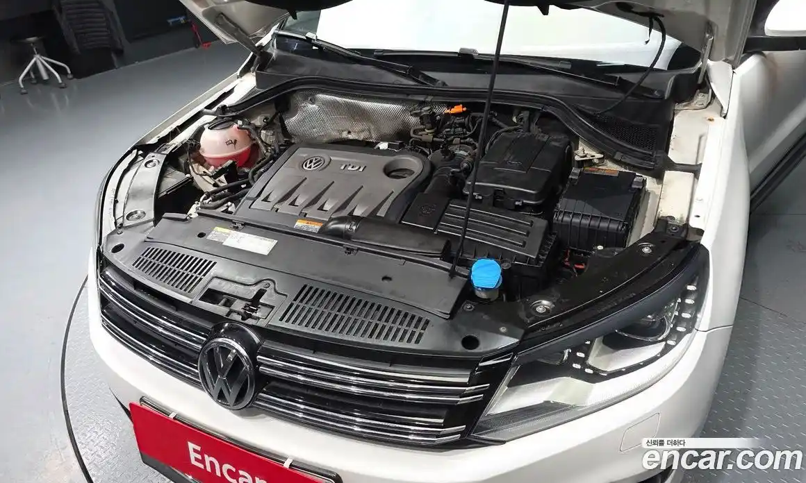 Volkswagen Tiguan 2013 2.0 гидро в Москве № 199134, фото 6