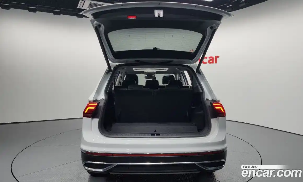 Volkswagen Tiguan 2022 2.0 гидро в Москве № 215083, фото 20