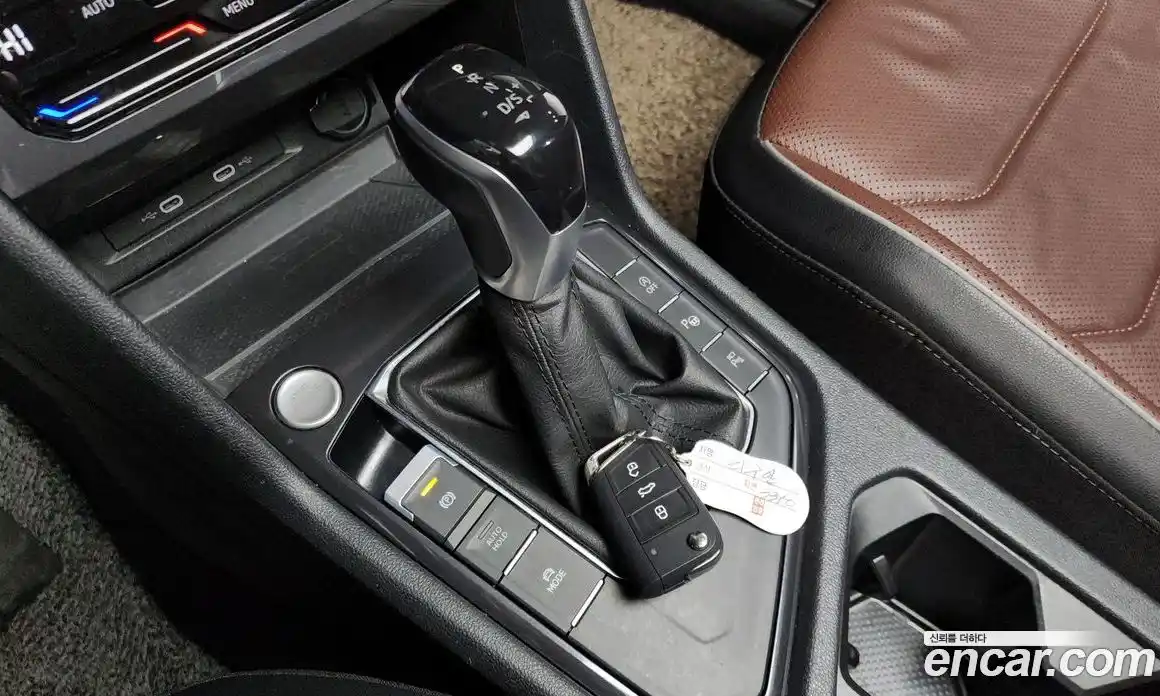Volkswagen Tiguan 2022 2.0 гидро в Москве № 215083, фото 9