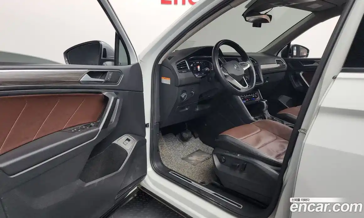Volkswagen Tiguan 2022 2.0 гидро в Москве № 215083, фото 10