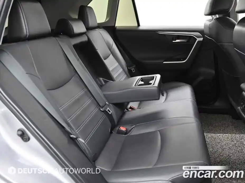 Toyota RAV4 2020 2.5 гидро в Москве № 215637, фото 12