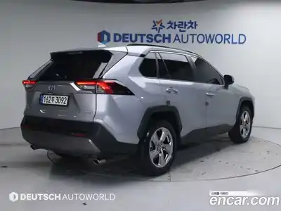 Toyota RAV4 2020 2.5 гидро в Москве № 215637, миниатюра 2