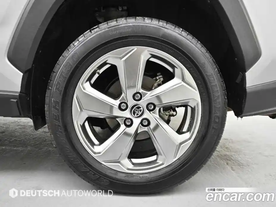 Toyota RAV4 2020 2.5 гидро в Москве № 215637, фото 5
