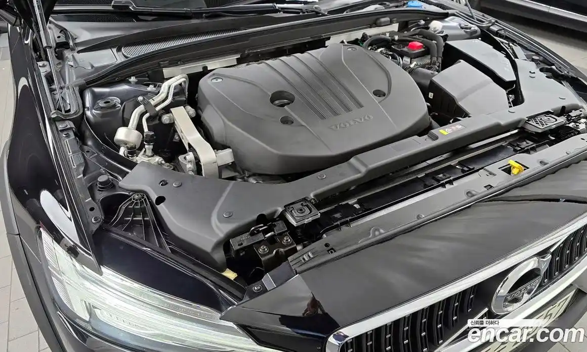 Volvo V60 2021 2.0 гидро в Москве № 230397, фото 6