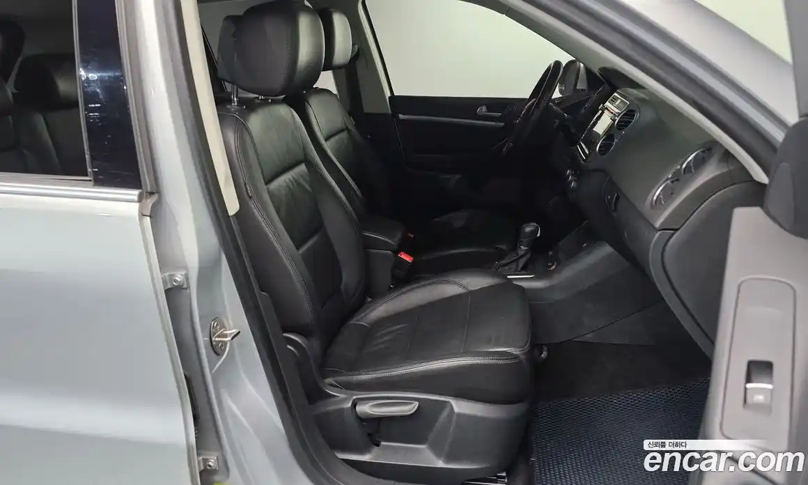 Volkswagen Tiguan 2015 2.0 гидро в Москве № 232230, фото 11