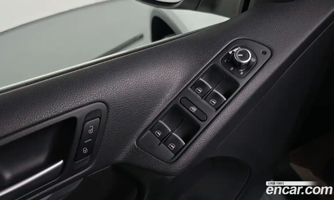 Volkswagen Tiguan 2015 2.0 гидро в Москве № 232230, фото 18