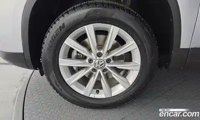Volkswagen Tiguan 2015 2.0 гидро в Москве № 232230, миниатюра 5