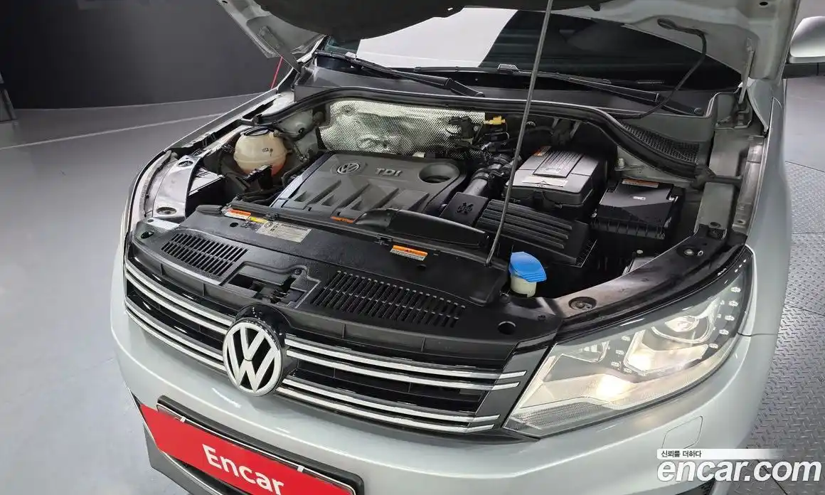 Volkswagen Tiguan 2015 2.0 гидро в Москве № 232230, фото 6