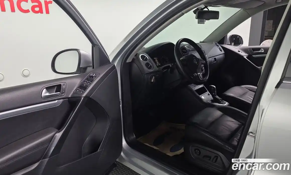 Volkswagen Tiguan 2015 2.0 гидро в Москве № 232230, фото 10