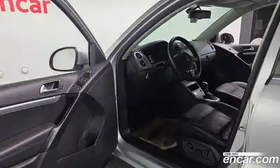 Volkswagen Tiguan 2015 2.0 гидро в Москве № 232230, миниатюра 10