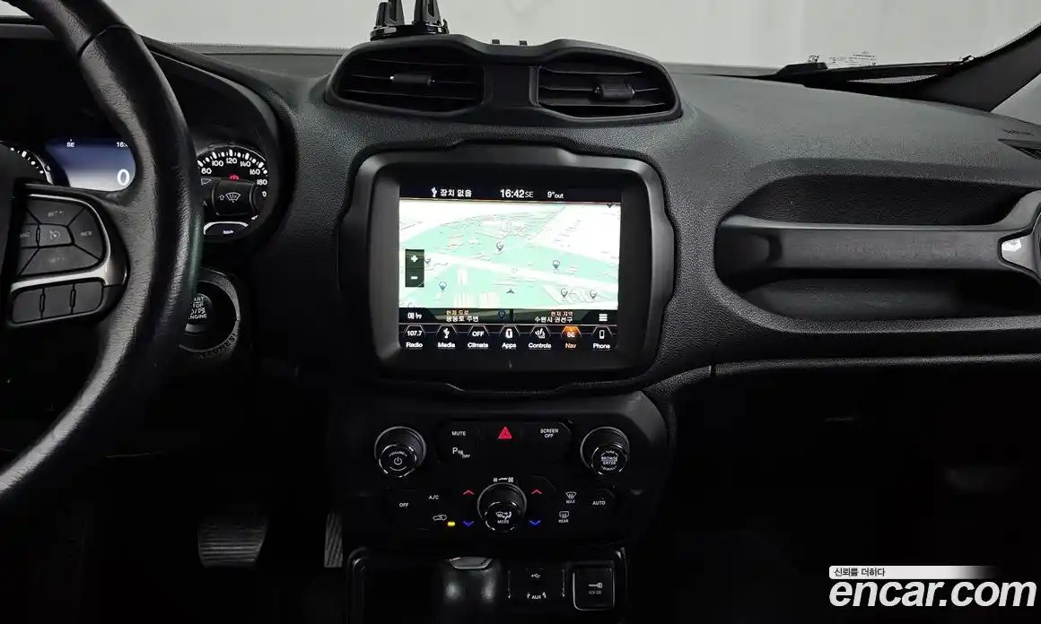 Jeep Renegade 2019 2.4 гидро в Москве № 232410, фото 14