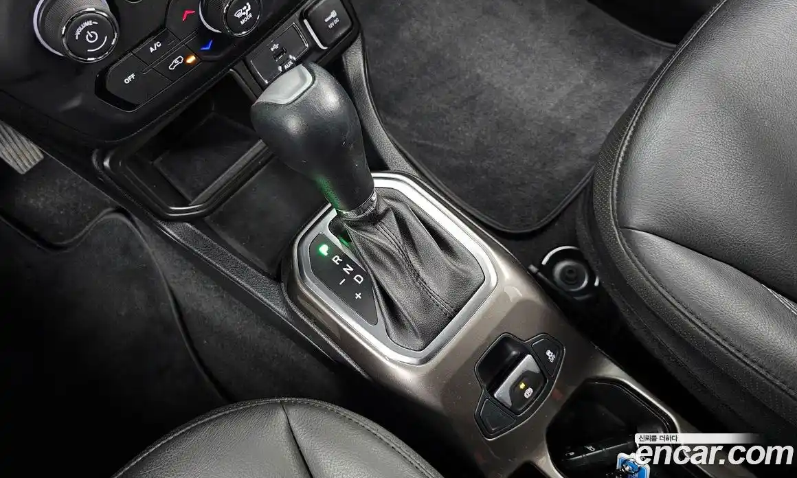 Jeep Renegade 2019 2.4 гидро в Москве № 232410, фото 9