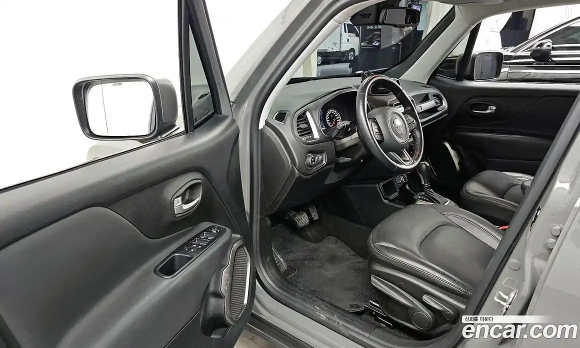 Jeep Renegade 2019 2.4 гидро в Москве № 232410, фото 10
