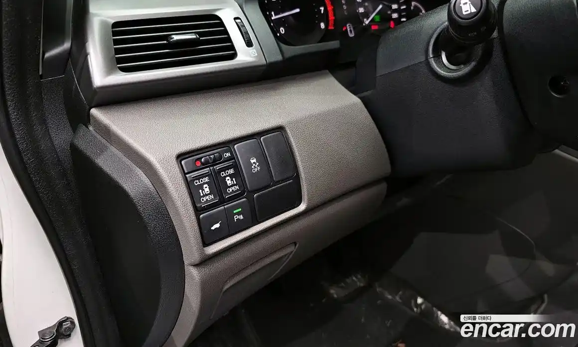 Honda Odyssey 2015 3.5 гидро в Москве № 232915, фото 17