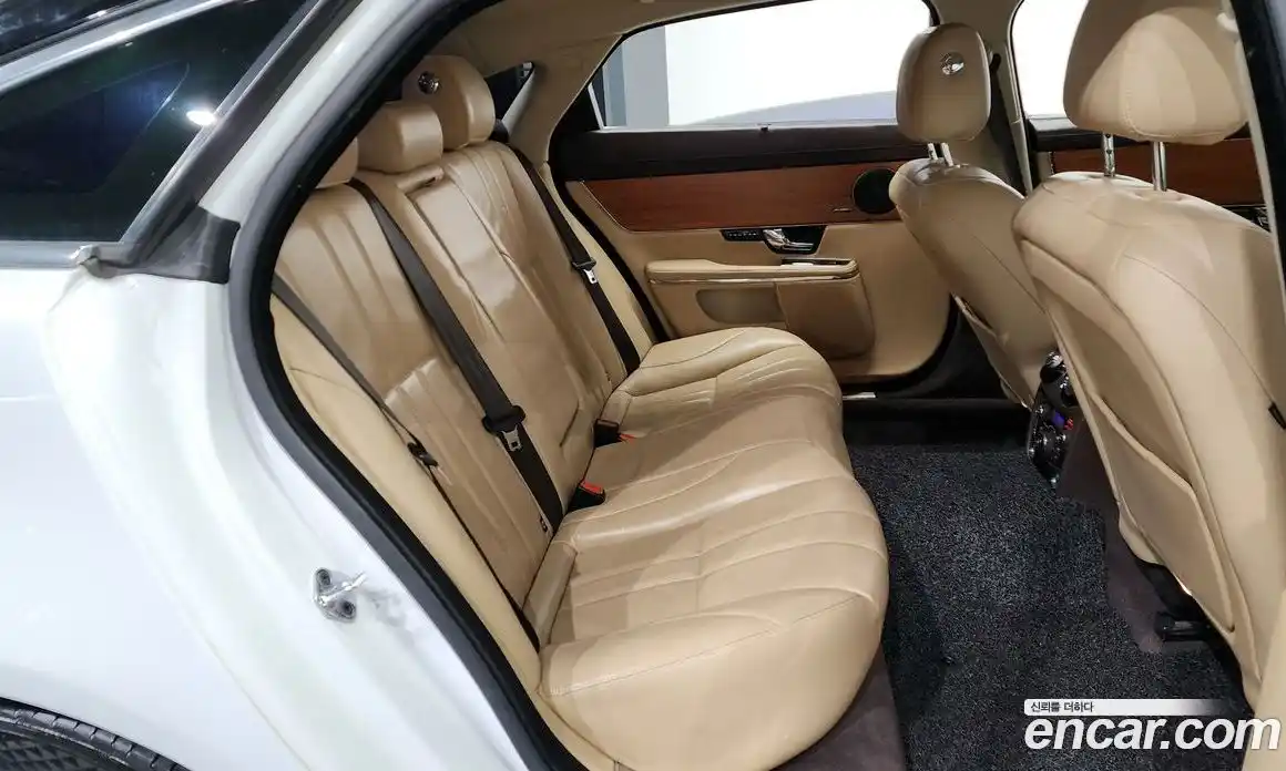 Jaguar XJ 2013 2.0 гидро в Москве № 241330, фото 12
