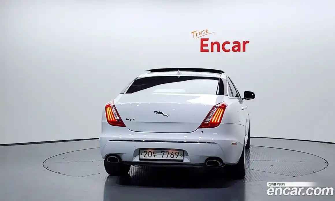 Jaguar XJ 2013 2.0 гидро в Москве № 241330, фото 4