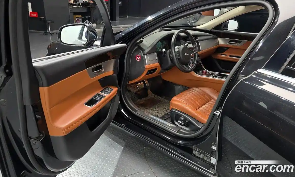 Jaguar XF 2019 2.0 гидро в Москве № 256078, фото 11
