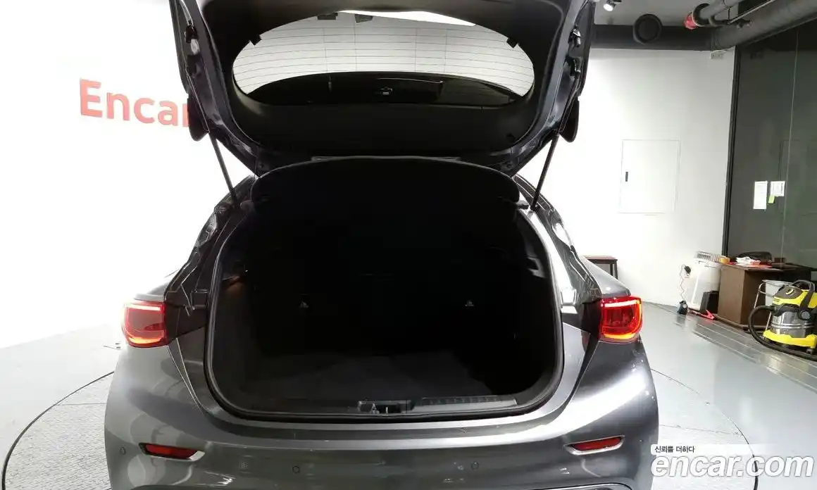 Infiniti Q30 2017 2.0 гидро в Москве № 256123, фото 20